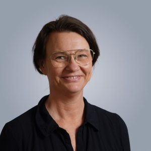 Marie Andersen, Kontakt